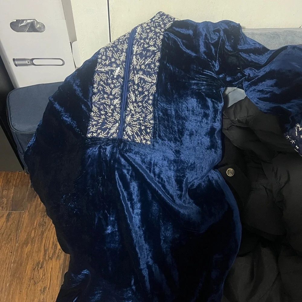 Elegant Blue Long Sleeve Dress - Picture 4 of 10